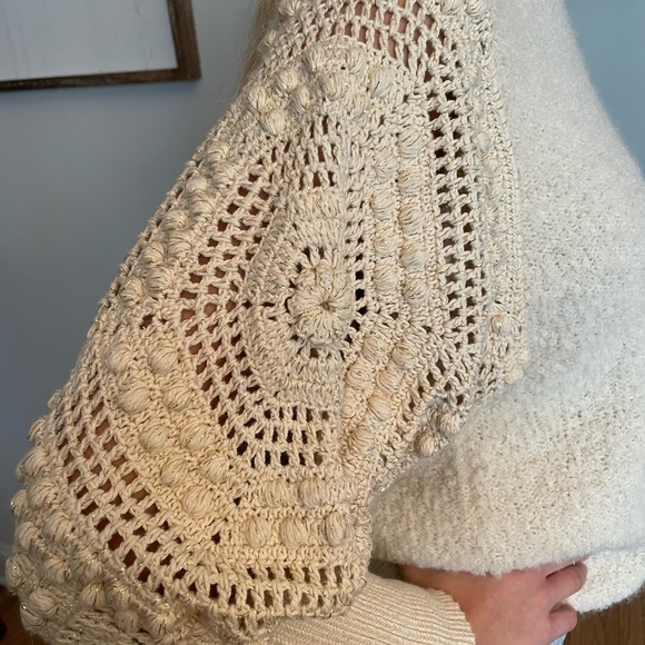 Stella Parisian-influenced designs are knit in Peru, luxe, high-quality,handmade - Picture 4 of 8